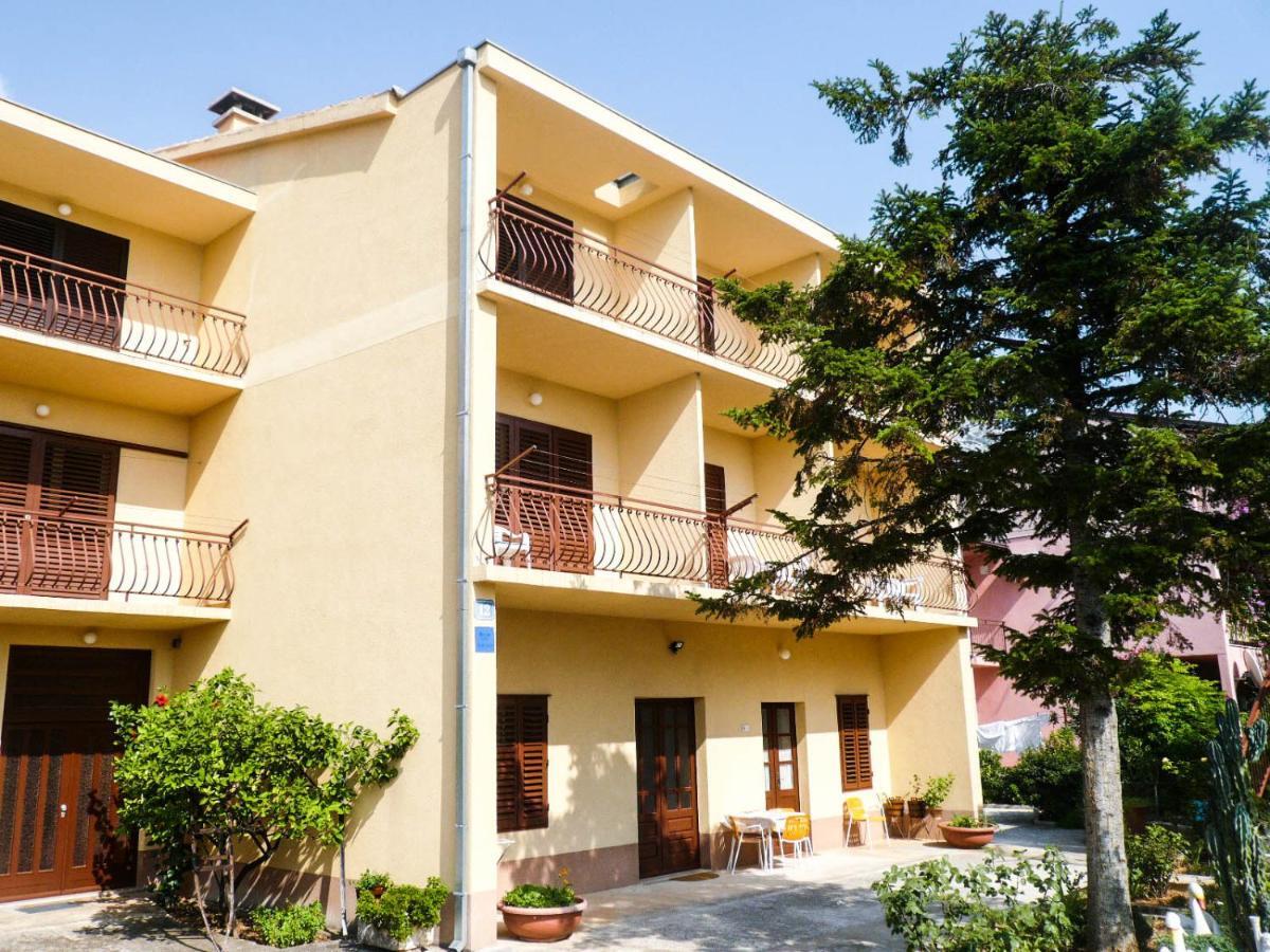 Apartments Saric Makarska Exterior photo